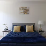 Stylish Studio In Hollywood!